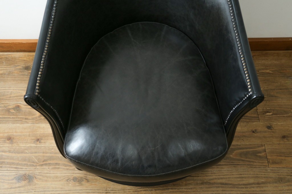 中古　美品　希少な廃番品　HALO(ハロ)　DECO TUB CHAIR(デコ タブ チェア)　身体を包み込むフォルムが魅力的なアームチェア　(R-089984)