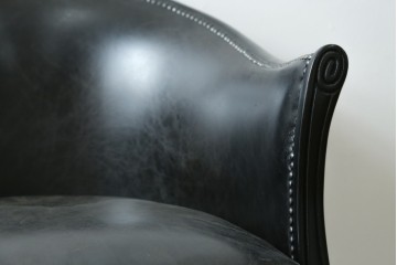 中古　美品　希少な廃番品　HALO(ハロ)　DECO TUB CHAIR(デコ タブ チェア)　身体を包み込むフォルムが魅力的なアームチェア　(R-089984)