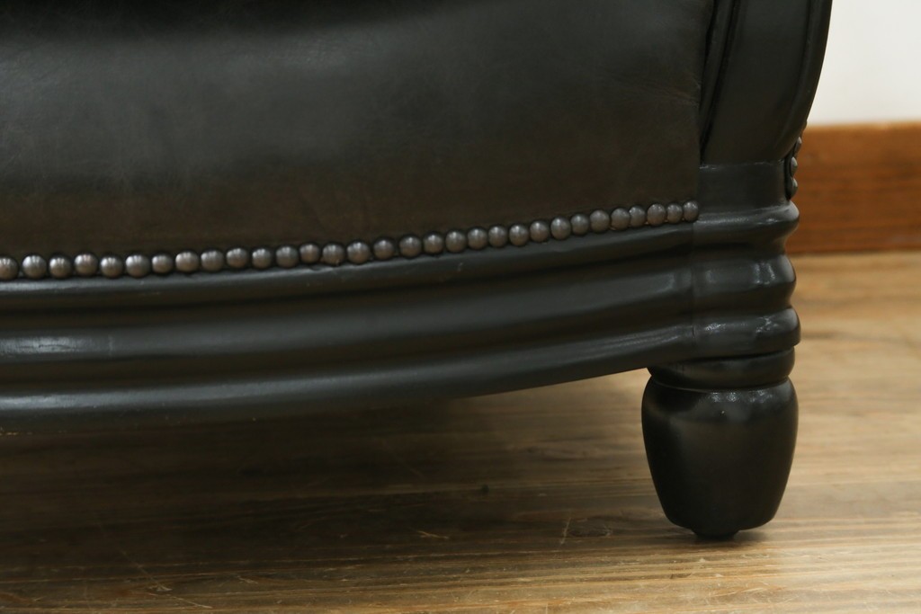 中古　美品　希少な廃番品　HALO(ハロ)　DECO TUB CHAIR(デコ タブ チェア)　身体を包み込むフォルムが魅力的なアームチェア　(R-089984)