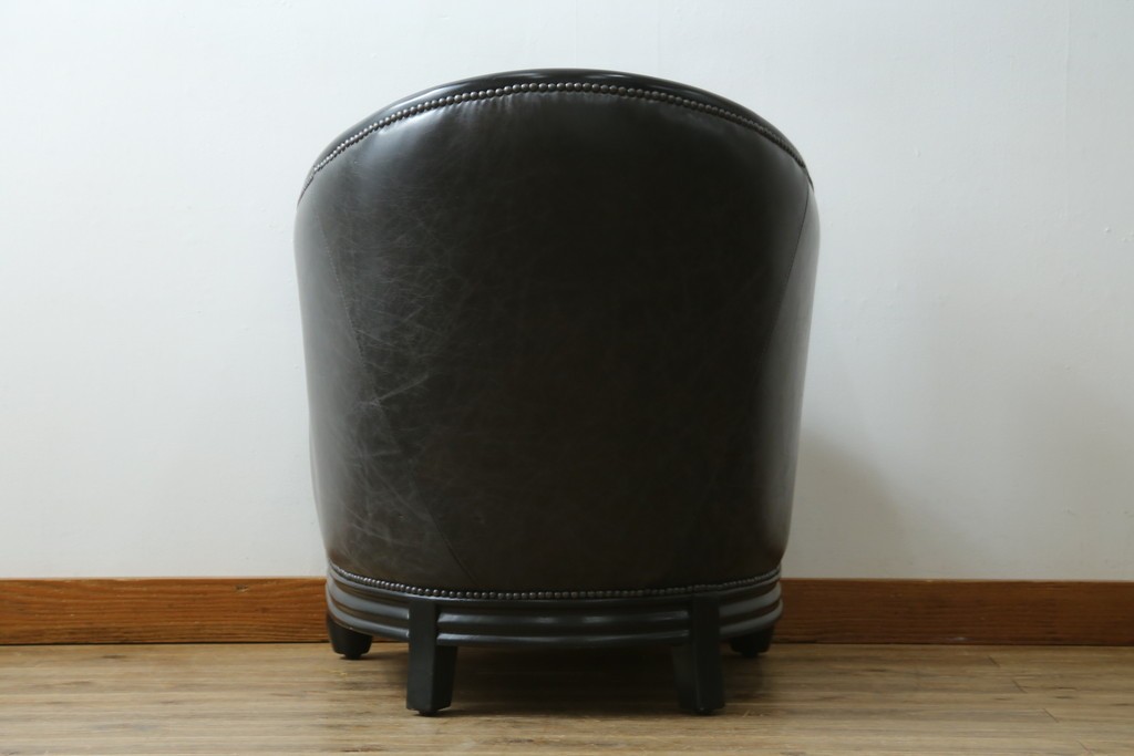 中古　美品　希少な廃番品　HALO(ハロ)　DECO TUB CHAIR(デコ タブ チェア)　身体を包み込むフォルムが魅力的なアームチェア　(R-089984)