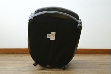 中古　美品　希少な廃番品　HALO(ハロ)　DECO TUB CHAIR(デコ タブ チェア)　身体を包み込むフォルムが魅力的なアームチェア　(R-089984)