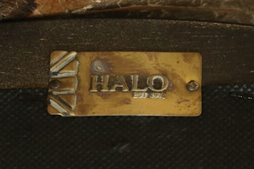 中古　美品　希少な廃番品　HALO(ハロ)　DECO TUB CHAIR(デコ タブ チェア)　身体を包み込むフォルムが魅力的なアームチェア　(R-089984)