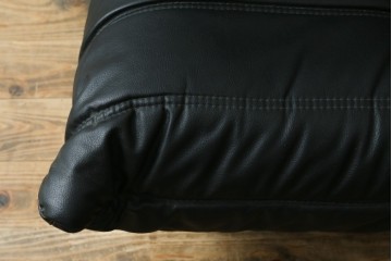 フランスヴィンテージ　ligne roset(リーン・ロゼ)　ROSETTOGO(ロゼトーゴ)　旧タグ　オールドトーゴ　ブラックカラーの2人掛けソファ　(R-089985)