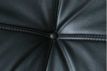 フランスヴィンテージ　ligne roset(リーン・ロゼ)　ROSETTOGO(ロゼトーゴ)　旧タグ　オールドトーゴ　ブラックカラーの2人掛けソファ　(R-089985)