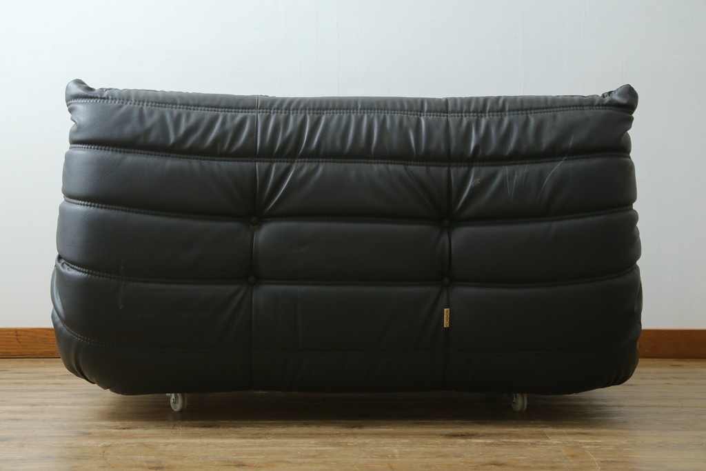 フランスヴィンテージ　ligne roset(リーン・ロゼ)　ROSETTOGO(ロゼトーゴ)　旧タグ　オールドトーゴ　ブラックカラーの2人掛けソファ　(R-089985)
