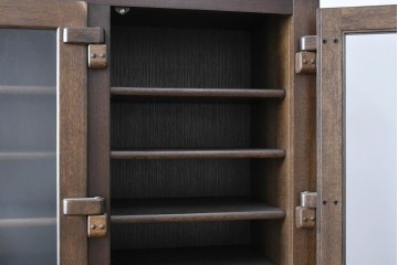 中古　美品　柏木工(KASHIWA)　WILDERNESS(ウィルダネス)　オーク材　落ち着いた佇まいのキャビネット　定価約75万円　(R-089987)