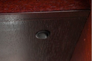 中古　美品　筑後民芸　川野工芸　力強く美しい木目が際立つ飾り棚　(R-089988)