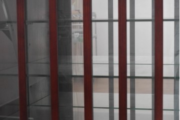 中古　美品　筑後民芸　川野工芸　力強く美しい木目が際立つ飾り棚　(R-089988)