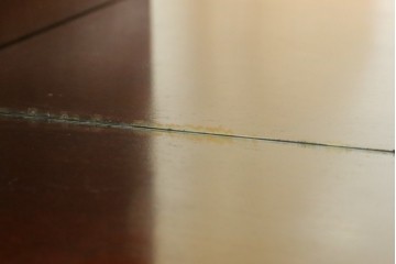 中古　美品　筑後民芸　川野工芸　力強く美しい木目が際立つ飾り棚　(R-089988)