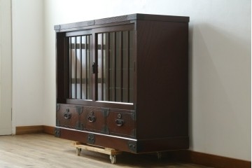 中古　美品　筑後民芸　川野工芸　力強く美しい木目が際立つ飾り棚　(R-089988)