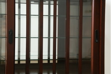 中古　美品　筑後民芸　川野工芸　力強く美しい木目が際立つ飾り棚　(R-089988)