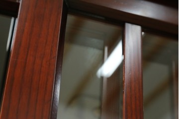 中古　美品　筑後民芸　川野工芸　力強く美しい木目が際立つ飾り棚　(R-089988)