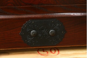 中古　美品　筑後民芸　川野工芸　力強く美しい木目が際立つ飾り棚　(R-089988)
