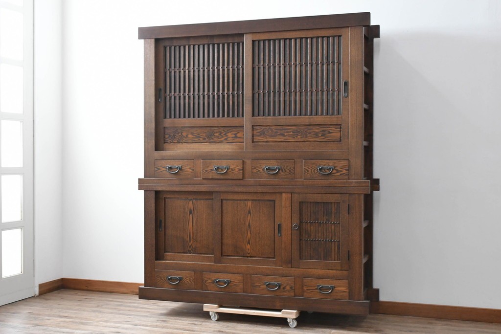 中古　美品　職人手作り品　タモ材　ダイナミックで美しい木目の水屋箪笥　(R-089989)