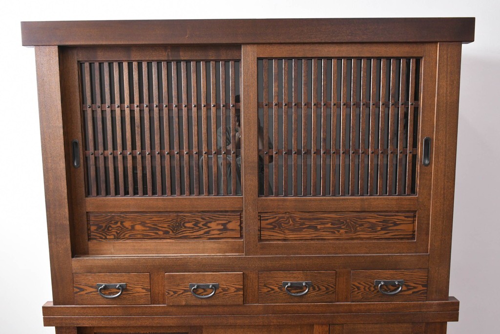 中古　美品　職人手作り品　タモ材　ダイナミックで美しい木目の水屋箪笥　(R-089989)
