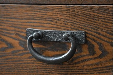 中古　美品　職人手作り品　タモ材　ダイナミックで美しい木目の水屋箪笥　(R-089989)