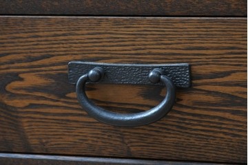 中古　美品　職人手作り品　タモ材　ダイナミックで美しい木目の水屋箪笥　(R-089989)