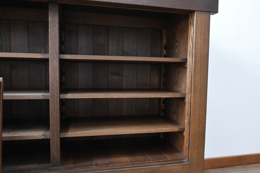 中古　美品　職人手作り品　タモ材　水屋箪笥上段　繊細で整然と並ぶ格子戸が魅力の収納棚　(R-089990)
