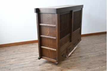 中古　美品　職人手作り品　タモ材　水屋箪笥上段　繊細で整然と並ぶ格子戸が魅力の収納棚　(R-089990)