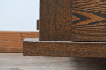 中古　美品　職人手作り品　タモ材　水屋箪笥上段　繊細で整然と並ぶ格子戸が魅力の収納棚　(R-089990)