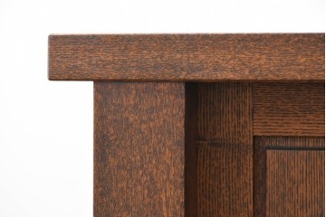 中古　美品　職人手作り品　タモ材　水屋箪笥下段　前板の美しい杢目が目を引く収納棚　(R-089991)