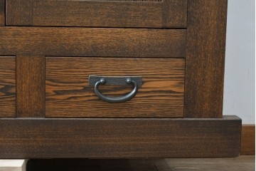 中古　美品　職人手作り品　タモ材　水屋箪笥下段　前板の美しい杢目が目を引く収納棚　(R-089991)
