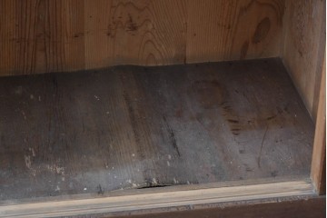 和製アンティーク　透かし彫りの意匠が趣を添える四尺京水屋　(R-089992)