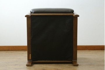 中古　カリモク家具(karimoku)　WSシリーズ　コンパクトサイズ　本革(レザー)　重厚感と快適さを兼ね備えた一人掛けソファ　定価12万円　(R-089995)
