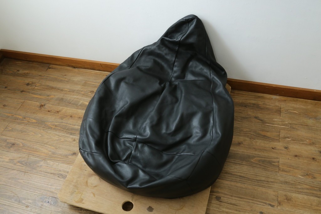 中古　de Sede(デセデ)　DS-9087　Beanbag(ビーンバッグ)　しなやかな黒レザーのビーズクッションソファ　定価約17万円　(R-089996)