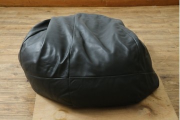 中古　de Sede(デセデ)　DS-9087　Beanbag(ビーンバッグ)　しなやかな黒レザーのビーズクッションソファ　定価約17万円　(R-089996)