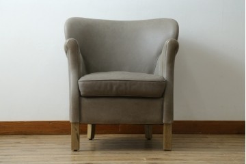 中古　HALO(ハロ)　FAT LUXE(ファット リュクス)　GREEN WHICH ARM CHAIR(グリーンウィッチアームチェア)　本革　包み込むような背もたれが魅力のアームチェア　(R-089999)