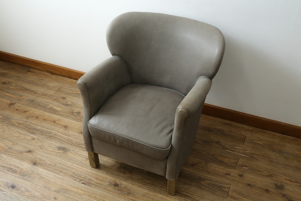 中古　HALO(ハロ)　FAT LUXE(ファット リュクス)　GREEN WHICH ARM CHAIR(グリーンウィッチアームチェア)　本革　包み込むような背もたれが魅力のアームチェア　(R-089999)