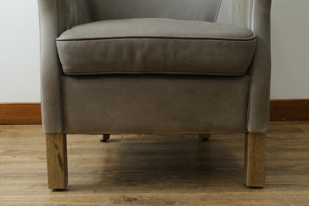 中古　HALO(ハロ)　FAT LUXE(ファット リュクス)　GREEN WHICH ARM CHAIR(グリーンウィッチアームチェア)　本革　包み込むような背もたれが魅力のアームチェア　(R-089999)