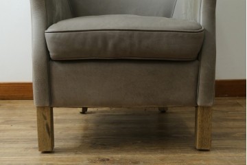 中古　HALO(ハロ)　FAT LUXE(ファット リュクス)　GREEN WHICH ARM CHAIR(グリーンウィッチアームチェア)　本革　包み込むような背もたれが魅力のアームチェア　(R-089999)