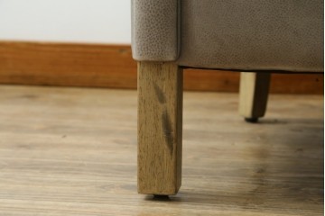 中古　HALO(ハロ)　FAT LUXE(ファット リュクス)　GREEN WHICH ARM CHAIR(グリーンウィッチアームチェア)　本革　包み込むような背もたれが魅力のアームチェア　(R-089999)