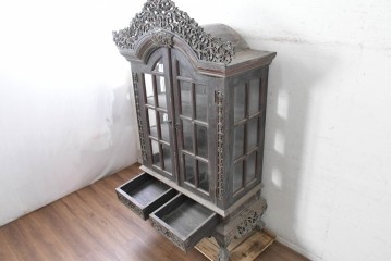アジアンヴィンテージ　バリ　チーク材　アーチ型のフォルムと繊細な彫刻が美しいショーケース　(R-090000)