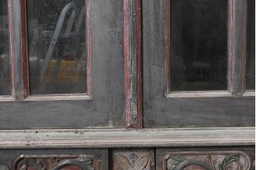 アジアンヴィンテージ　バリ　チーク材　アーチ型のフォルムと繊細な彫刻が美しいショーケース　(R-090000)