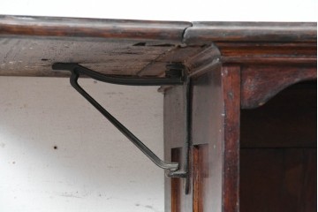 イギリスアンティーク　1930年頃　オーク材　バタフライ天板付きの小振りな片袖机　(R-090003)