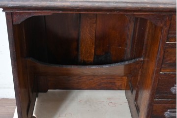 イギリスアンティーク　1930年頃　オーク材　バタフライ天板付きの小振りな片袖机　(R-090003)