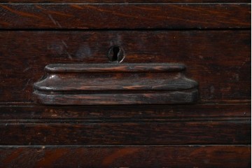 イギリスアンティーク　1930年頃　オーク材　バタフライ天板付きの小振りな片袖机　(R-090003)