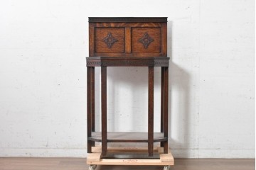 イギリスアンティーク　1920年頃　オーク材　幾何学模様が印象的なコンソールテーブル　(R-090004)