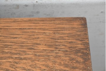 イギリスアンティーク　1930年頃　希少デザイン!!　アールデコ　オーク材　優美なアーチ型フォルムと装飾金具が気品を添えるドリンクキャビネット　(R-090008)