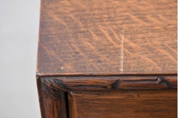 イギリスアンティーク　1930年頃　希少デザイン!!　アールデコ　オーク材　優美なアーチ型フォルムと装飾金具が気品を添えるドリンクキャビネット　(R-090008)