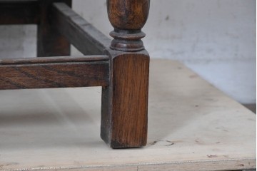 イギリスアンティーク　1930年頃　希少デザイン!!　アールデコ　オーク材　優美なアーチ型フォルムと装飾金具が気品を添えるドリンクキャビネット　(R-090008)