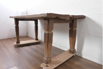 ヨーロッパヴィンテージ　素朴な木味を楽しむプリミティブなテーブル　※天板に反りあり　(R-090010)