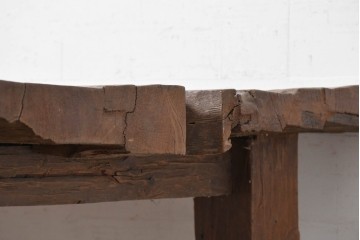 ヨーロッパヴィンテージ　素朴な木味を楽しむプリミティブなテーブル　※天板に反りあり　(R-090010)