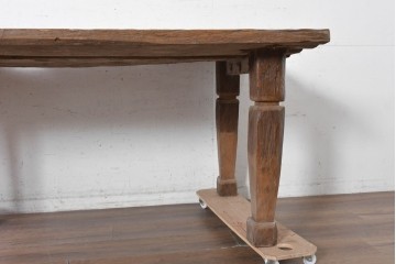 ヨーロッパヴィンテージ　素朴な木味を楽しむプリミティブなテーブル　※天板に反りあり　(R-090010)