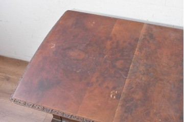 イギリスヴィンテージ　1960年頃　彫刻と曲線脚が優美なエクステンションテーブル　(R-090012)