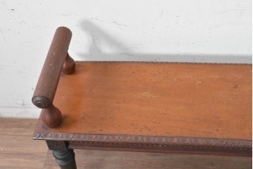 イギリスアンティーク　 1840年から1880年頃　オーク材　花彫刻と縦溝装飾が美しいベンチ　(R-090014)