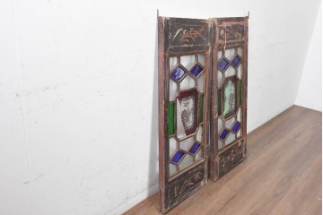 中国アンティーク建具　1920年から1940年頃　青と緑の色ガラスが印象的な両開き窓2枚(1対)セット　(R-090017)